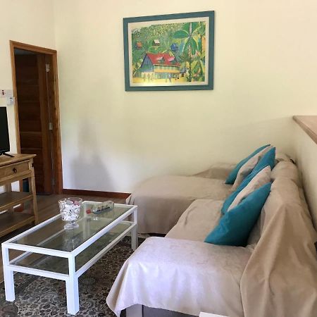 Rock And Palm Lodge Self Catering Appartment Baie Lazare  المظهر الخارجي الصورة