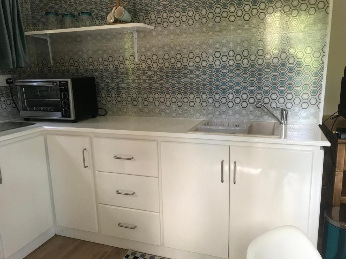 Rock And Palm Lodge Self Catering Appartment Baie Lazare  المظهر الخارجي الصورة